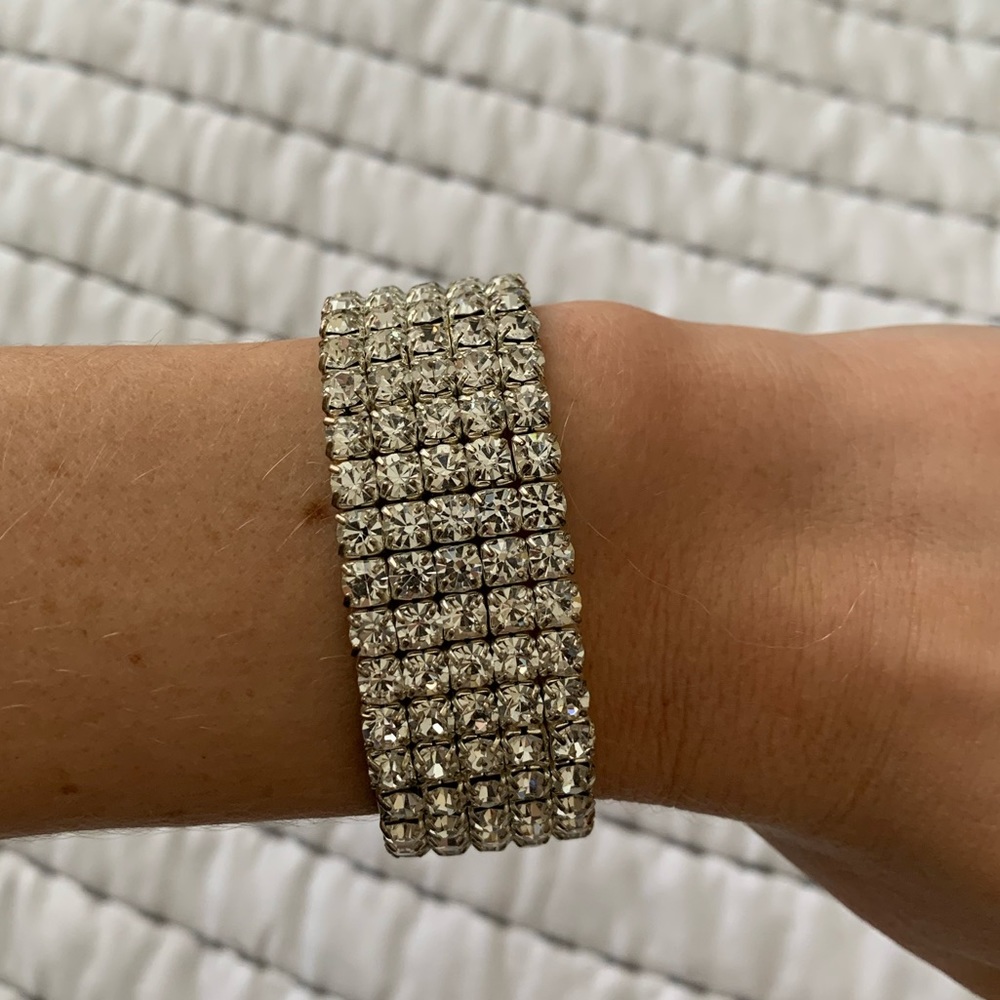 Elastic rhinestone bracelet